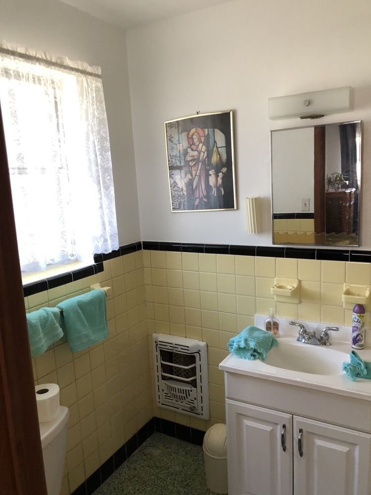 ESTATE ORDERED SOLD! Lakeside (Bucktown) Community: 1629 Live Oak St, Metairie, LA 70005